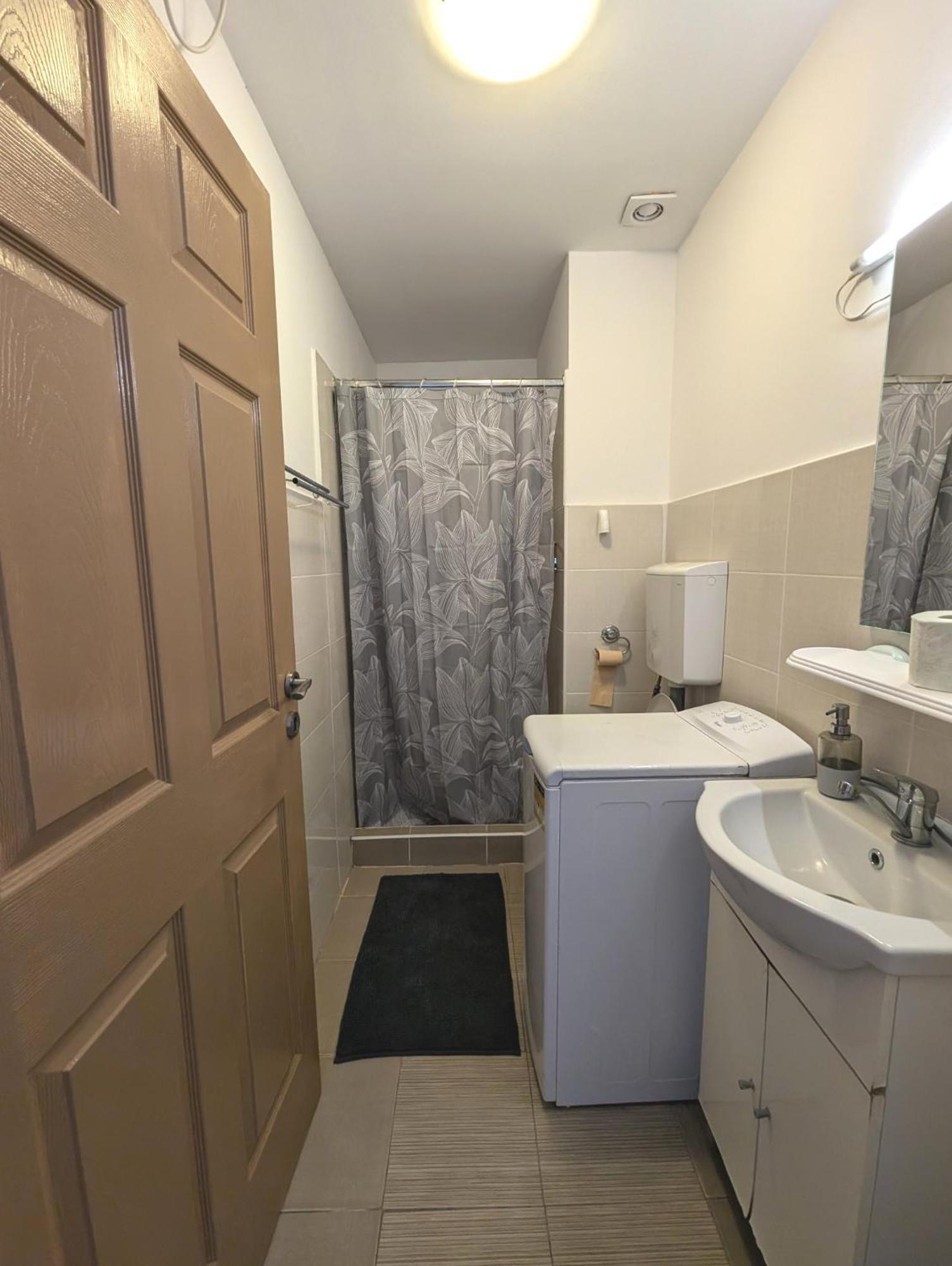 Sandor Central Studio Apartment เตอร์กู-มูเรช ภายนอก รูปภาพ